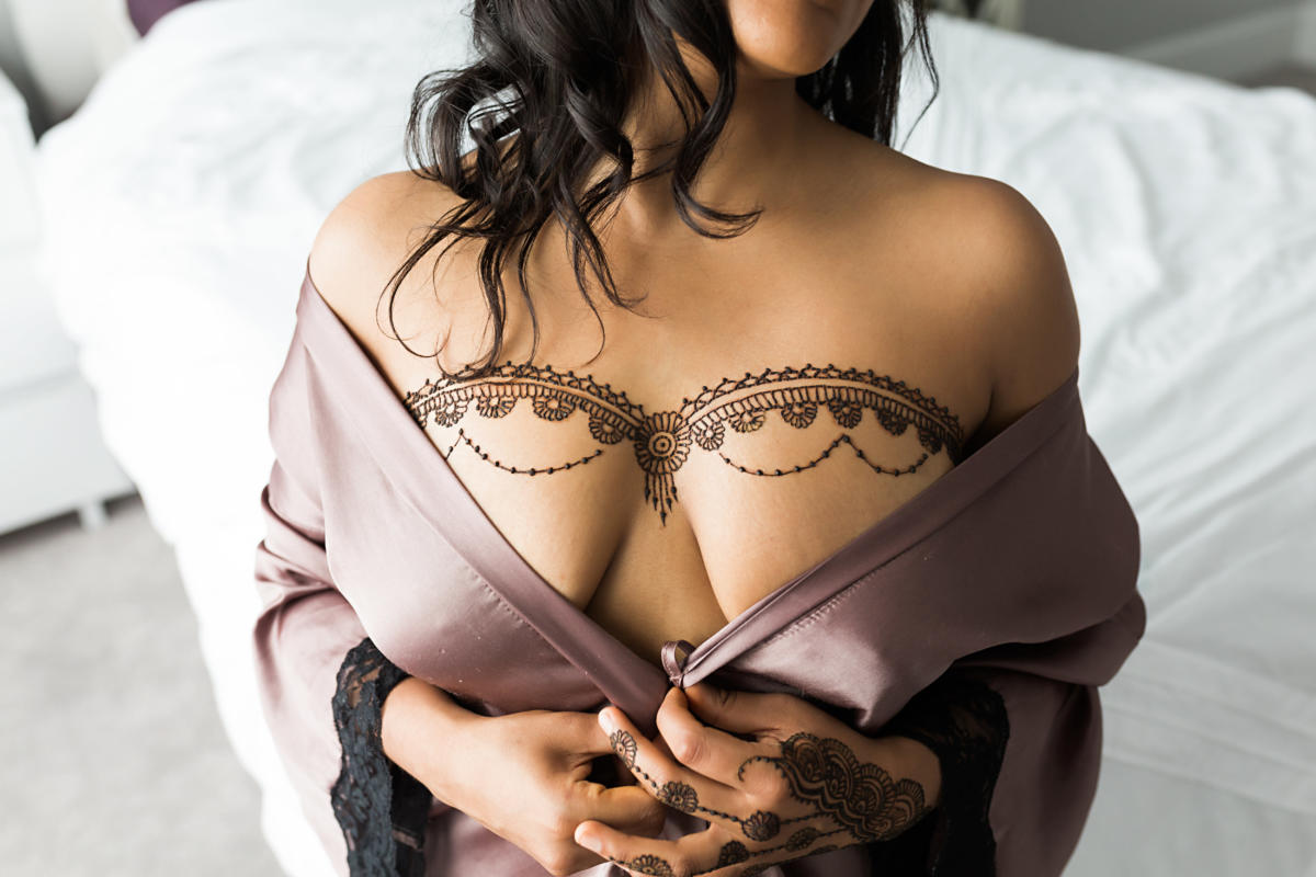 Busty Boudoir Henna Zoomed Out