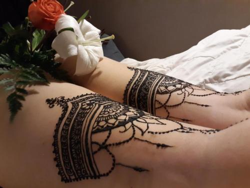Henna Stocking Close Up Side Angle