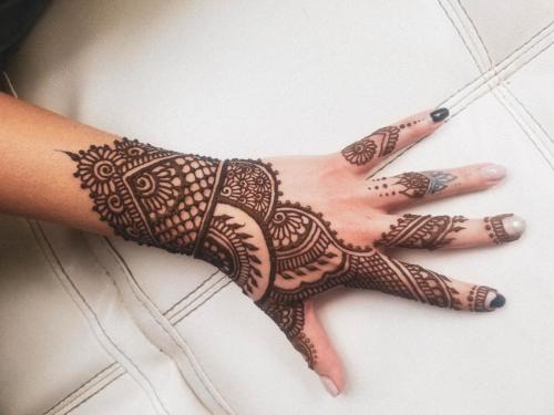 Back of Hand Henna
